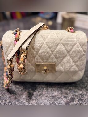 Quilted Cream Chain-Detail Shoulder Bag
